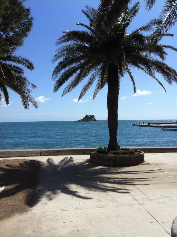Regent Apartment Petrovac Oda fotoğraf